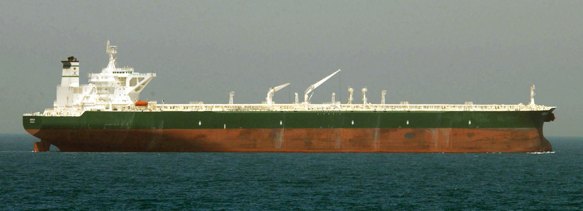 Oil tanker at sea representing the Strait of Hormuz blockade and 800-vessel backlog April 10 2026