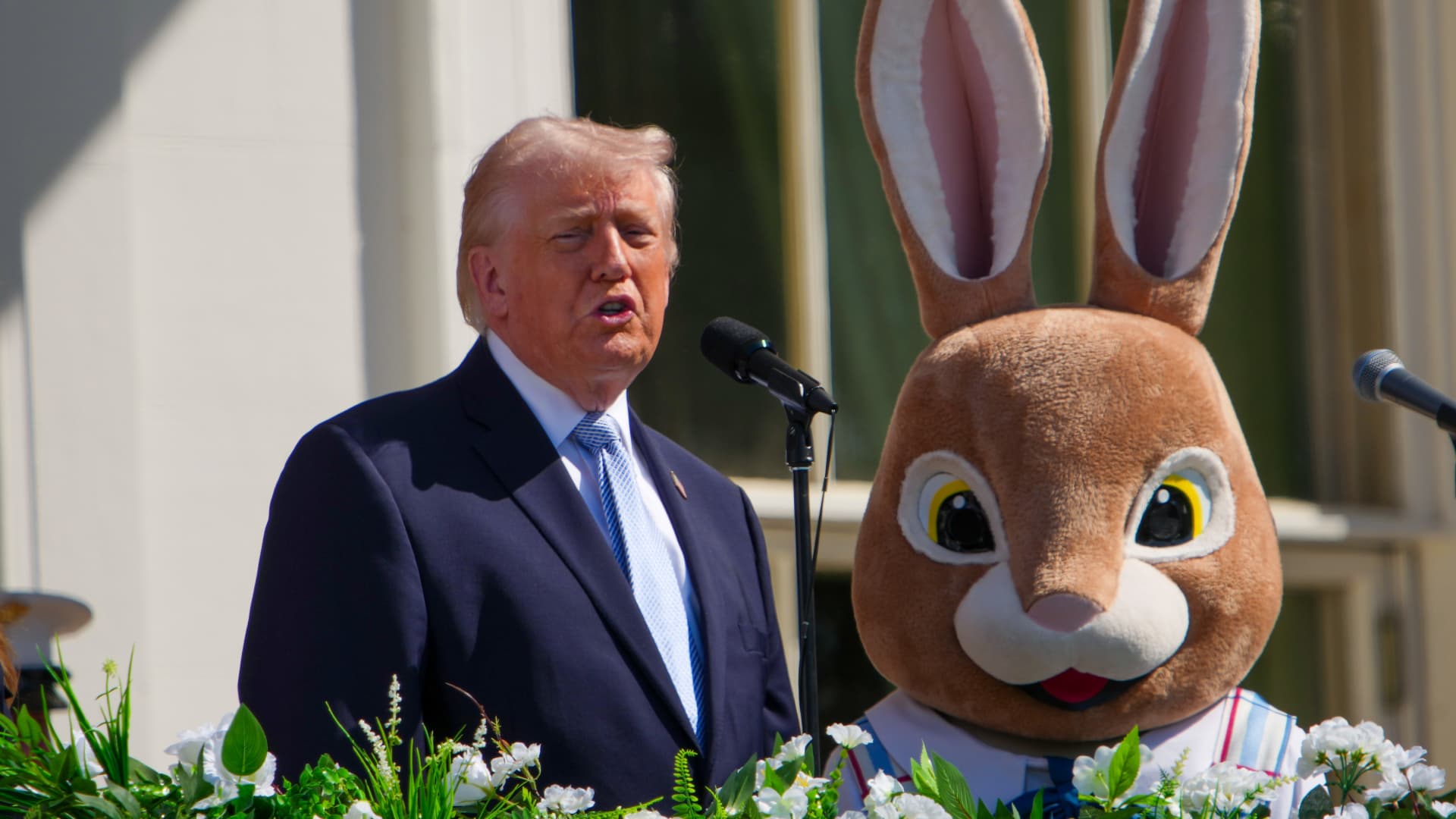 Bitcoin ETF inflows 787 million week ending April 11 2026 institutional accumulation MicroStrategy